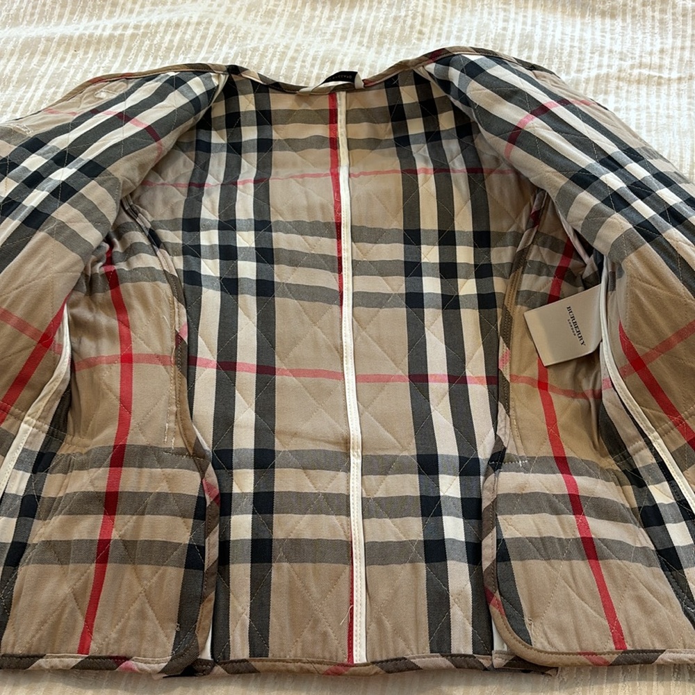 Gorgeous ! RARE! Burberry jacket - Picture 8 of 16